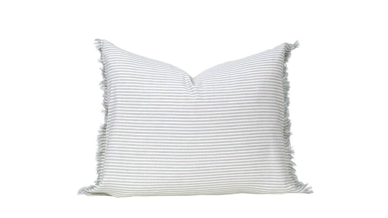 How To Style Throw Pillows, A Blissful Nest